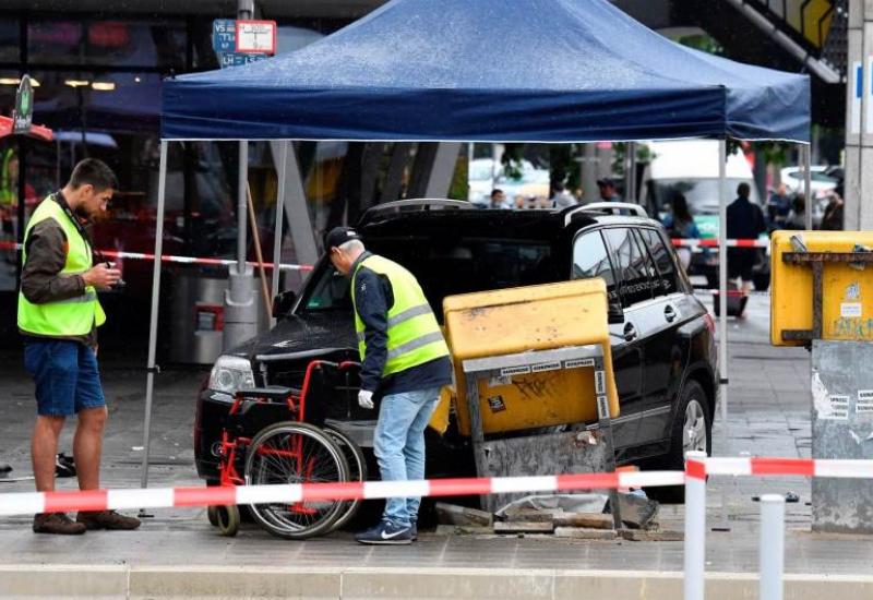 Automobil se zabio u gomilu u Berlinu, sedmero ozlijeđenih